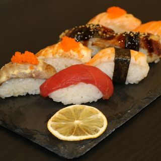 Nigiri de variados (8uds)