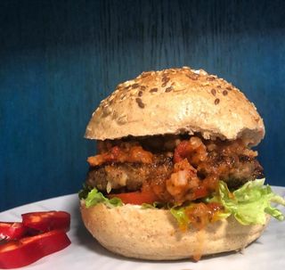 Domaćicin burger + Pomfrit