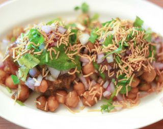 Chhole aloo tikki chaat