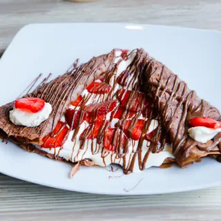 27.Clătită de ciocolată cu mascarpone și căpșuni (de sezon)