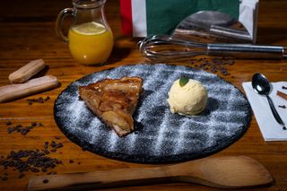 Tarte tatin alle mele con gelato