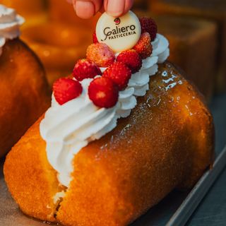 Babà con Panna e Fragoline 350gr