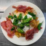 Huevos estrellados con jamón serrano