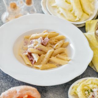 Pasta con panna, prosciutto e formaggio 5 porzioni