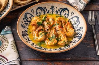 Creveti in sos de unut si usturoi