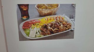 Menú Plato Kebab Con Patatas Y Bebida