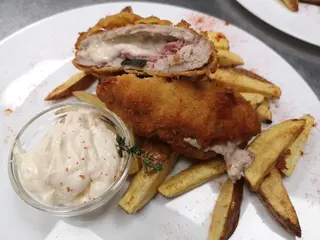 Пълнен свински шницел (400г)