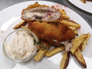 Пълнен свински шницел (400г)