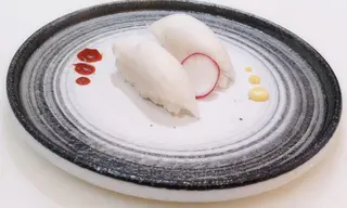 Nigiri de pez mantequilla (2 pzs.)