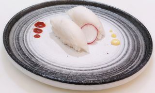 Nigiri de pez mantequilla (2 pzs.)