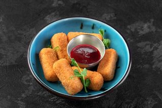 Сир фрі з Малиновим соусом (150/30г)