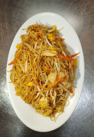 42. Spaghetti di riso con carne