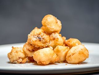 Pohovane banane sa medom ili čokoladom 