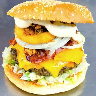 Zestaw: Burger Szefa + duże frytki + napój