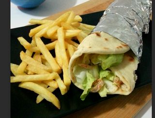 Piadina kebab, bibita e patatine
