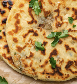 Focaccia aloo naan