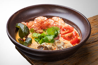 ТОМ ЯМ  КУНГ НА КОКОСОВОМУ МОЛОЦІ