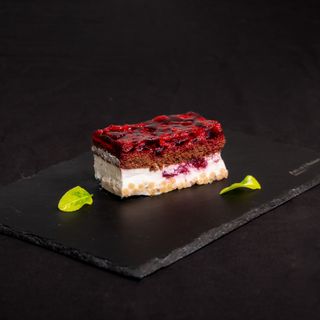 Prajitura cu capsuni