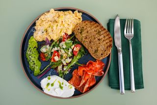 Сніданок з лососем (300г)