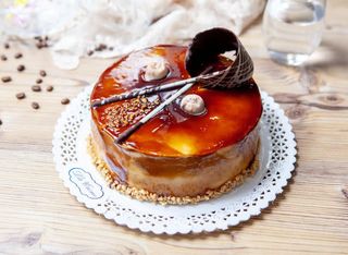 Tort caramel pentru 10-12 persoane