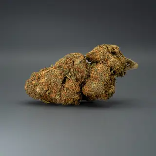 Cogollo de Flor Strawberry Cali Indoor CBD al 13% 2G