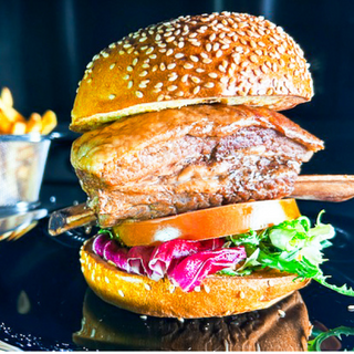 Burger costilla de cerdo + patatas fritas