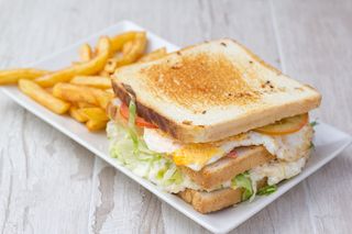 Sándwich Especial Tres Pisos