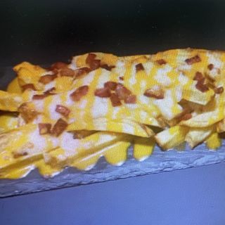 Patatas Fritas bacón y cheddar