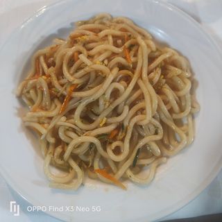627 udon saltati con verdure 