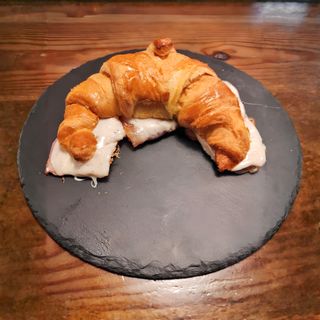 Croissant De Bacón Y Queso