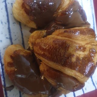 Croassant plancha con crema de chocolate 