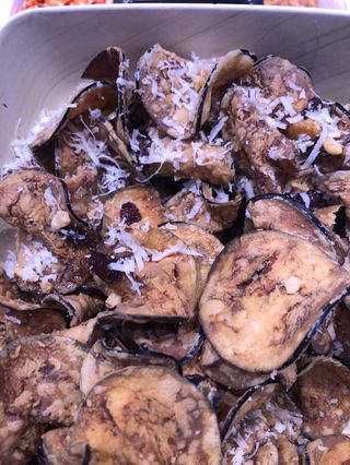 Xips d’Albergína Amb Mel I Parmesà (100 G.)