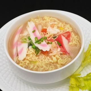 254) Pesce misto ramen zuppa