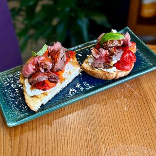 Брускета з ростбіфом
