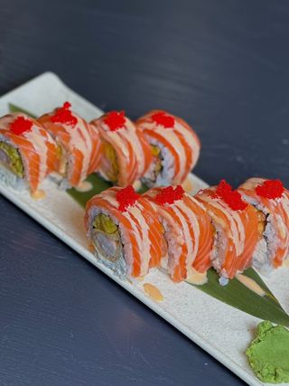 Спайсі лосось і манго