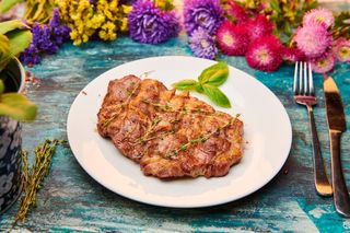 Ceafa de porc cu cartofi wedges