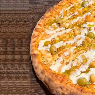 Pizza de Camarão ao Pesto de Gorgonzola