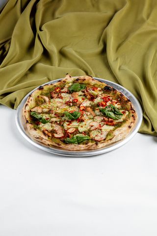 Піца з копченою курятиною та Лисичками (450г)
