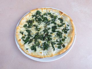 Pizza sa spanaćem i mocarelom