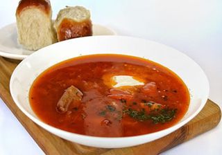 Борщ український з пампушками (350г)