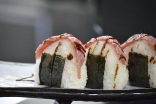 34. Onigiri tonno - 2 pezzi