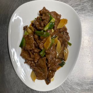 H1. Vitello con zenzero e cipollotti