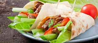 Piada pollo - pollo grigliato, insalata, pomodoro fresco e salsa