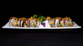 153. Chihiro Roll De Pollo Rebozado Con Aguacate (8 Uds.)