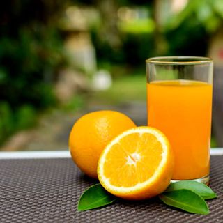 Zumo De Naranja (16 oz.)