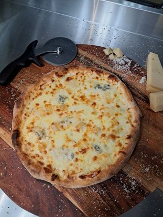 Pizza Quattro Formaggi Ø32cm