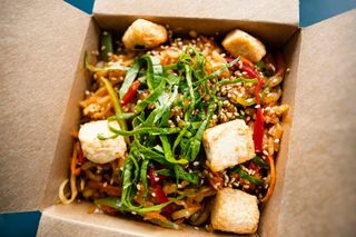 ტოფუ ტკბილ-ცხარე სოუსით, ბასმატის ბრინჯით