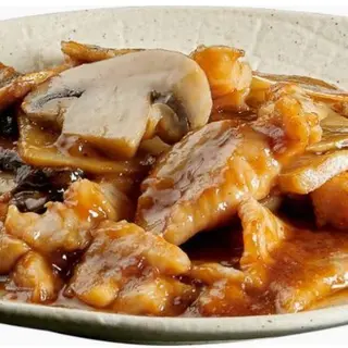 Ternera Con Setas Y Bambú