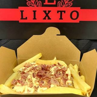 Patatas Torreznos  Chesse(Patata fritas y torreznos)