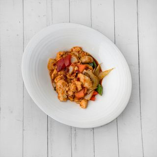 Pollo con Pimiento Rojo